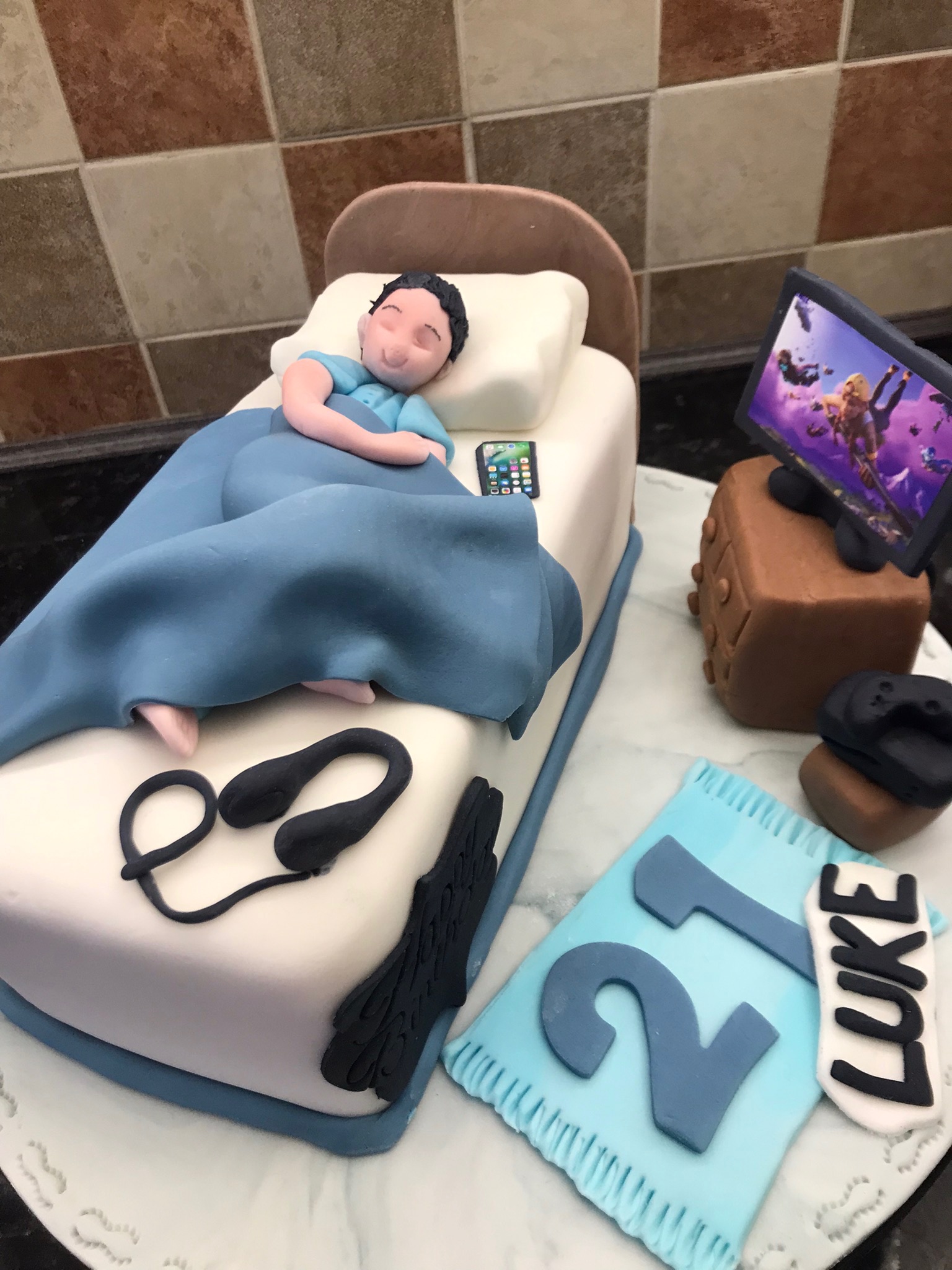 Cool Homemade 21st Birthday Cake Idea for a Guy